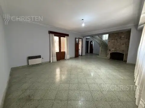 Casa en Alquiler con 1 cochera