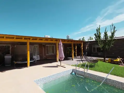 Casa en Venta en General Fernandez Oro, USD 180.000