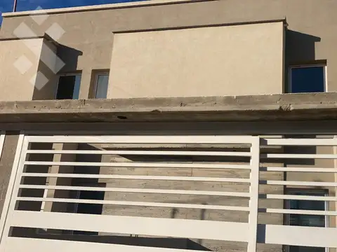 Venta de duplex en B° Altos del Limay calle Ernesto Sábato 1200