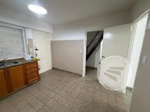 Hermoso chalet con jardín y cochera
