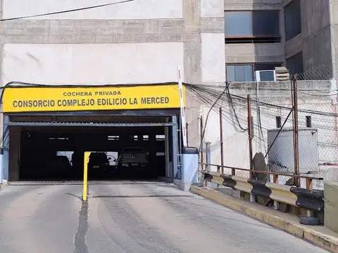 COCHERA DOBLE COMPLEJO “LA MERCED” AV. OLMOS 138