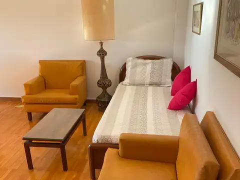 Departamento en Venta en Chacarita, USD 104.999