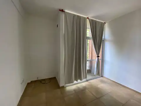 Jose Maria Paz 1700, Piso 1