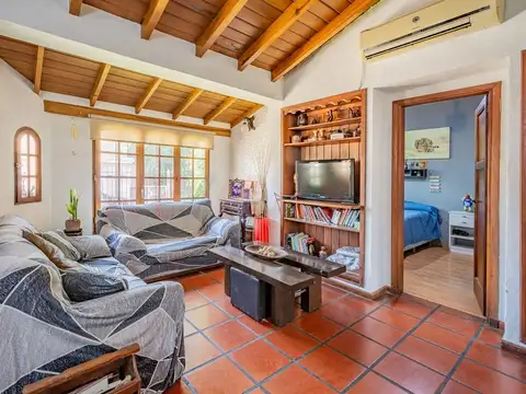 Casa 5 ambientes con 3 baños