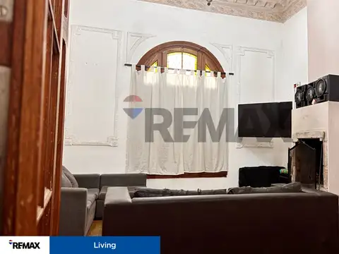 Casa en Venta 4 Dorm, cochera, jardín y terraza
