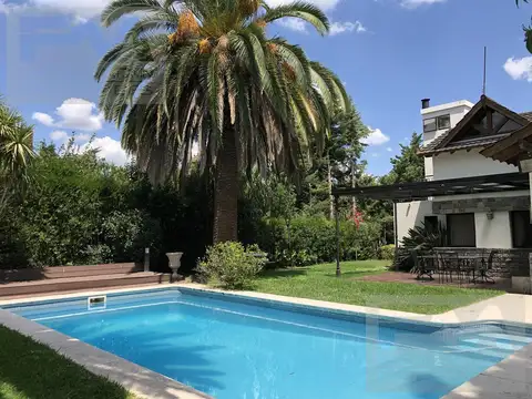 Casa 6 ambientes con 3 baños