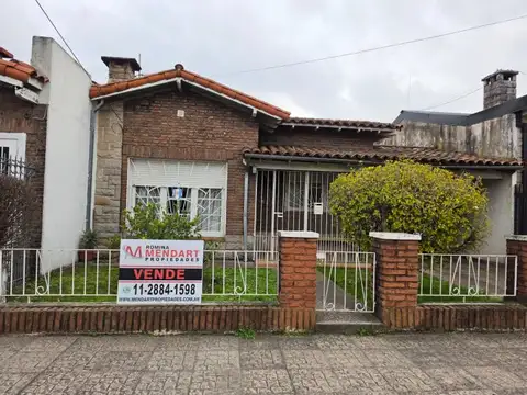 Venta de Casa 3 Ambientes en Villa Luzuriaga