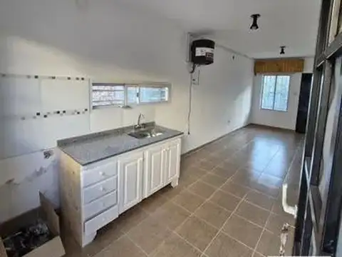 Casas en venta - 5 Dormitorios 2 Baños - 420Mts2 - Avellaneda
