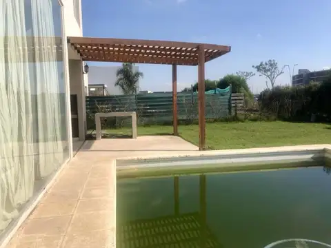 Casa en Venta en Puertos - Araucarias, USD 248.000