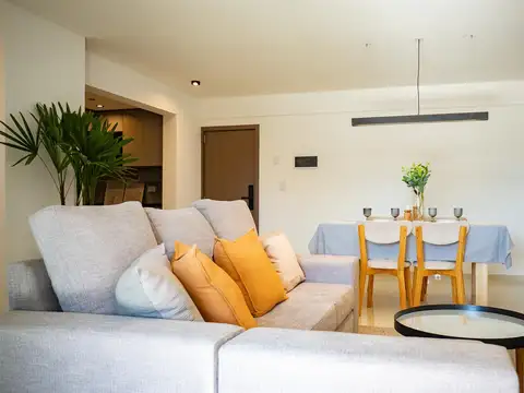 Departamento de 2 dormitorios con patio a metros de Av. Pellegrini