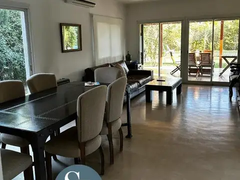 Casa en Venta con 4 cocheras
