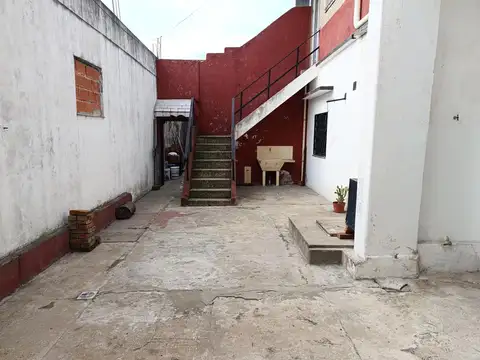 Depto Tipo Casa 7 ambientes con 2 baños