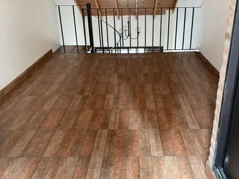 Depto Tipo Casa en Alquiler en Flores, $ 650.000