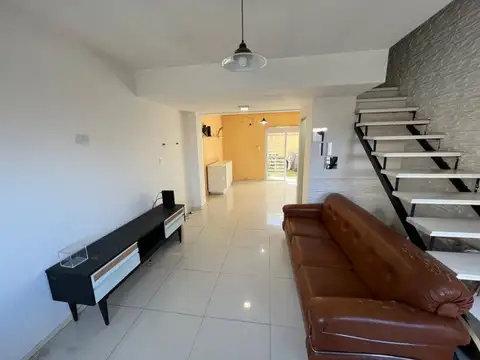Depto Tipo Casa en Venta con 1 cocheras