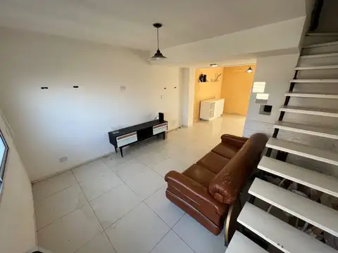 Depto Tipo Casa 3 ambientes con 1 baño