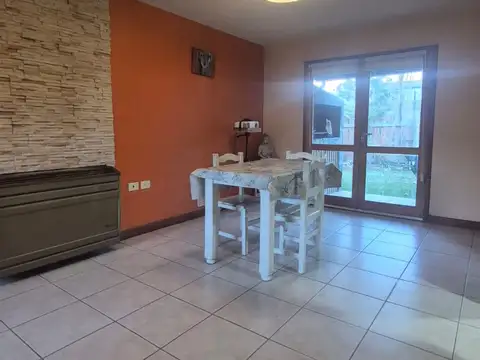 Casa 5 ambientes con 1 baño