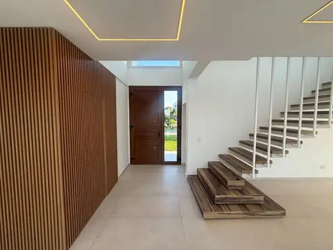 Casa en Alquiler de 4 dormitorios