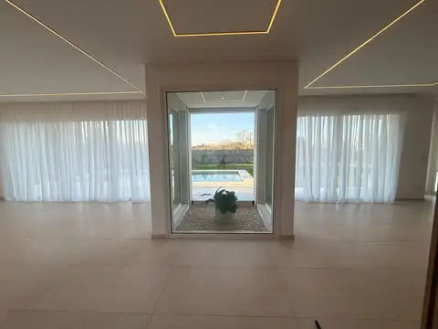 Casa 5 ambientes con 3 baños