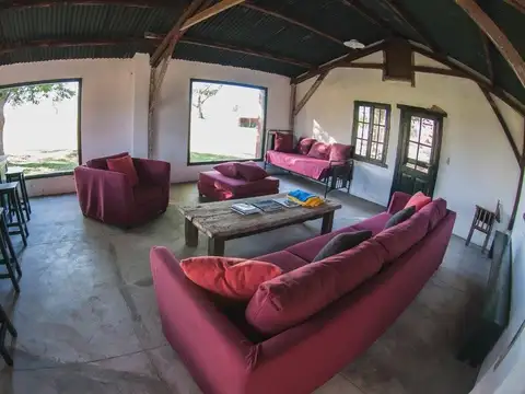 Casa 5 ambientes con 4 baños