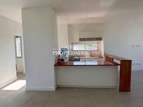Alquiler de Casa 4 AMBIENTES, 3 dormitorios en Pilar del Este / Santa Lucia, Pilar