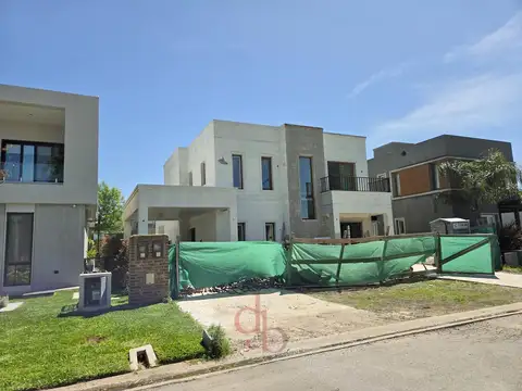 Casa en Venta en Barrio Privado Brisas de Adrogué