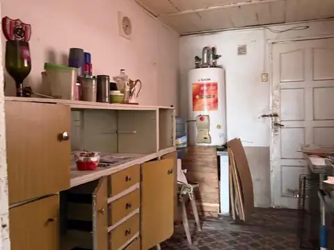 CASA A RECICLAR CON EXCELENTE LOTE
