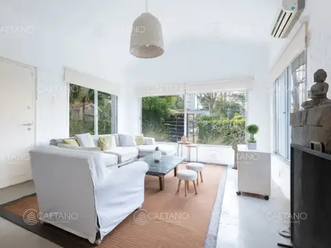 Casa 4 ambientes con 3 baños