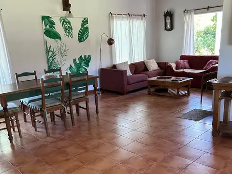 VENTA CASA 5 AMB CLUB DE CAMPO LOS PUENTES LUJAN
