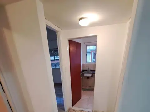 Av Pres Gral J A Roca 2260 , Piso 1