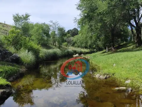 Casa 9 ambientes con 2 baños