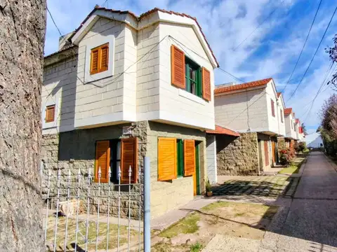 Depto Tipo Casa en Venta de 4 ambientes