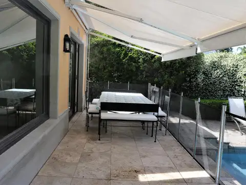 Casa 7 ambientes con 4 baños