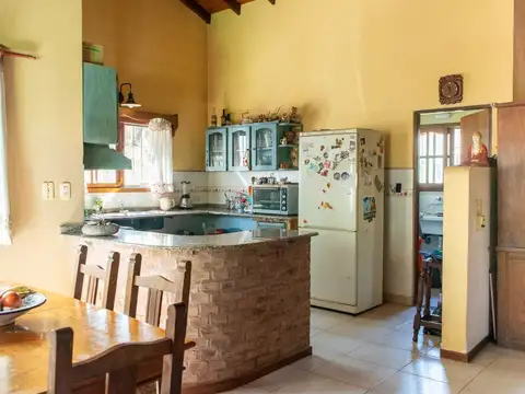 Casa 4 ambientes con 1 baño