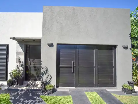 Casa en Venta en Arroyo Leyes, USD 95.000