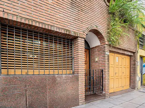 Casa 5 ambientes con 2 baños