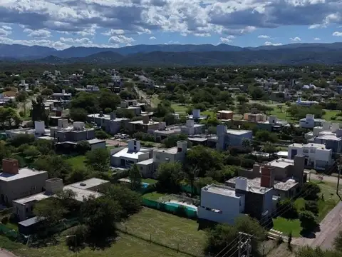 Terreno en Venta en Villa Catalina, USD 18.000