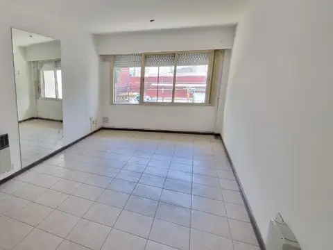 San Martin 664 1° Piso Exclusivo - Patio - Cochera