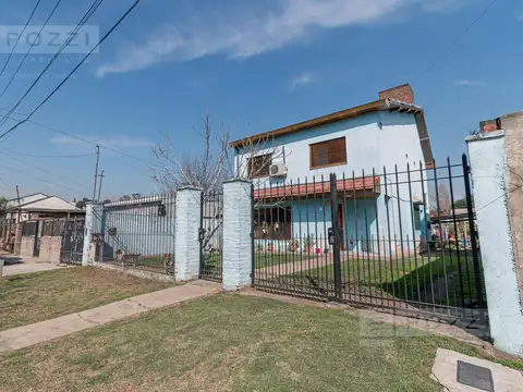 Casa 5 ambientes con 2 baños