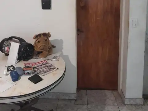 Castelar norte parque ayerza chalet sobre lote 786 m2