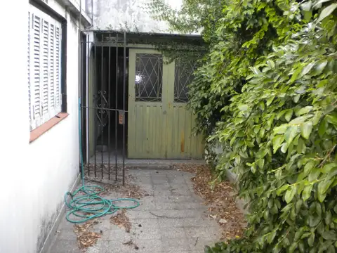 Casa 2 ambientes con 1 baño