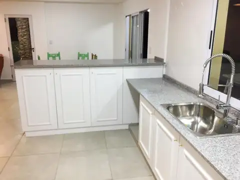 Casa en Venta en Carlos Spegazzini, USD 125.000