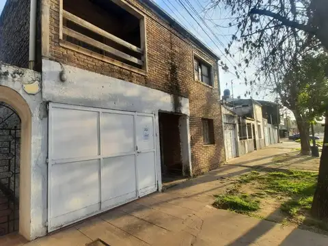 Casa en construcción + Casa interna