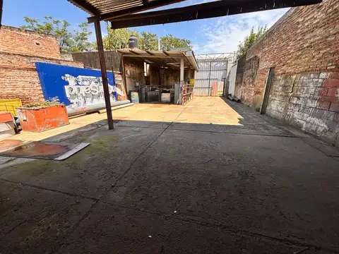 TERRENO CON GALPON A MTS DE AV. PEÑALOZA