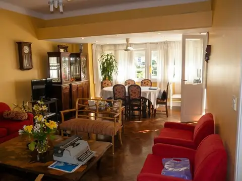 Casa multifamiliar 6 ambientes con terraza