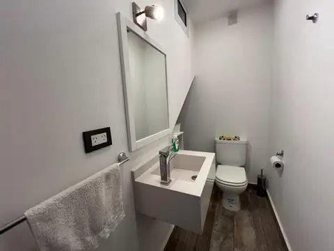 Depto Tipo Casa en Venta con 1 cocheras