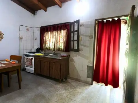 Casa 4 ambientes con 1 baño