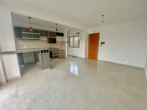 Departamento en Alquiler en Moron Sur, $ 600.000