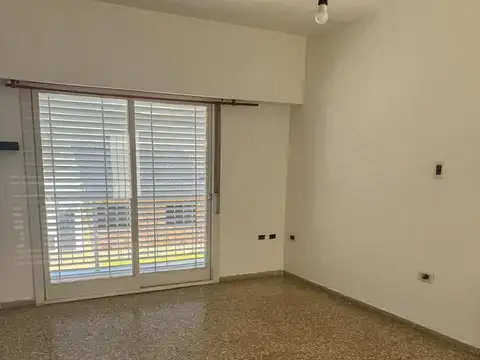 Departamento en Alquiler en Los Hornos [Cod: 2852-67]