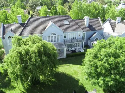 Casa en Venta de 5 dormitorios