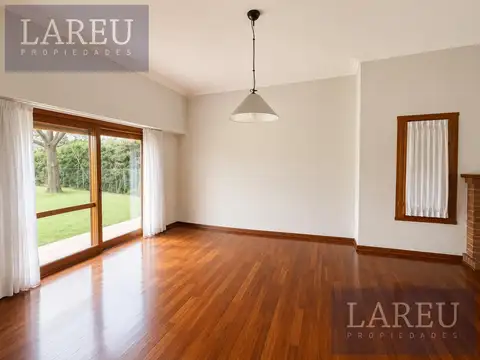 Casa en Alquiler con 4 cocheras